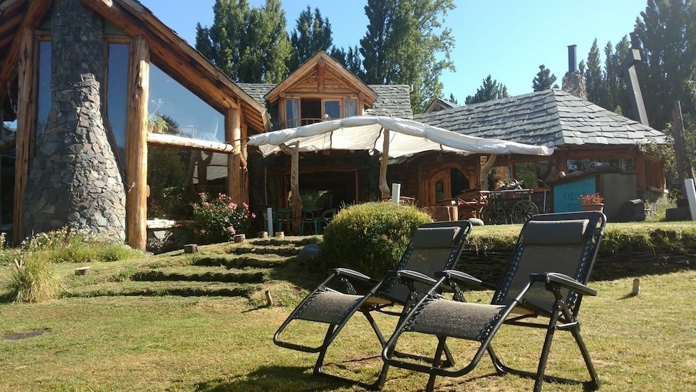 Fabula Lake House