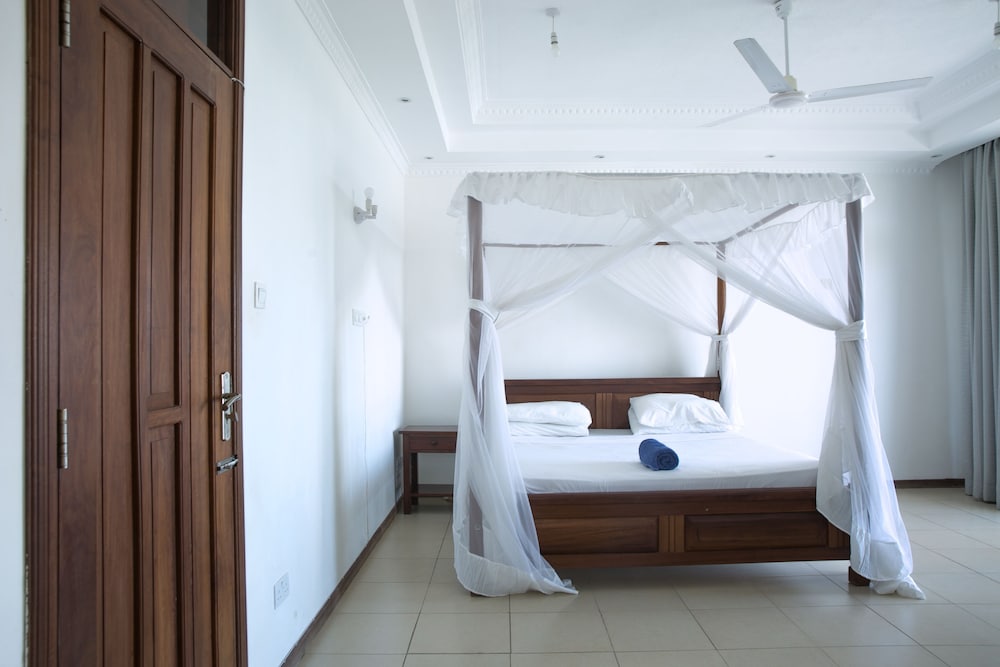 Almasi Oceanfront Apartment view 2