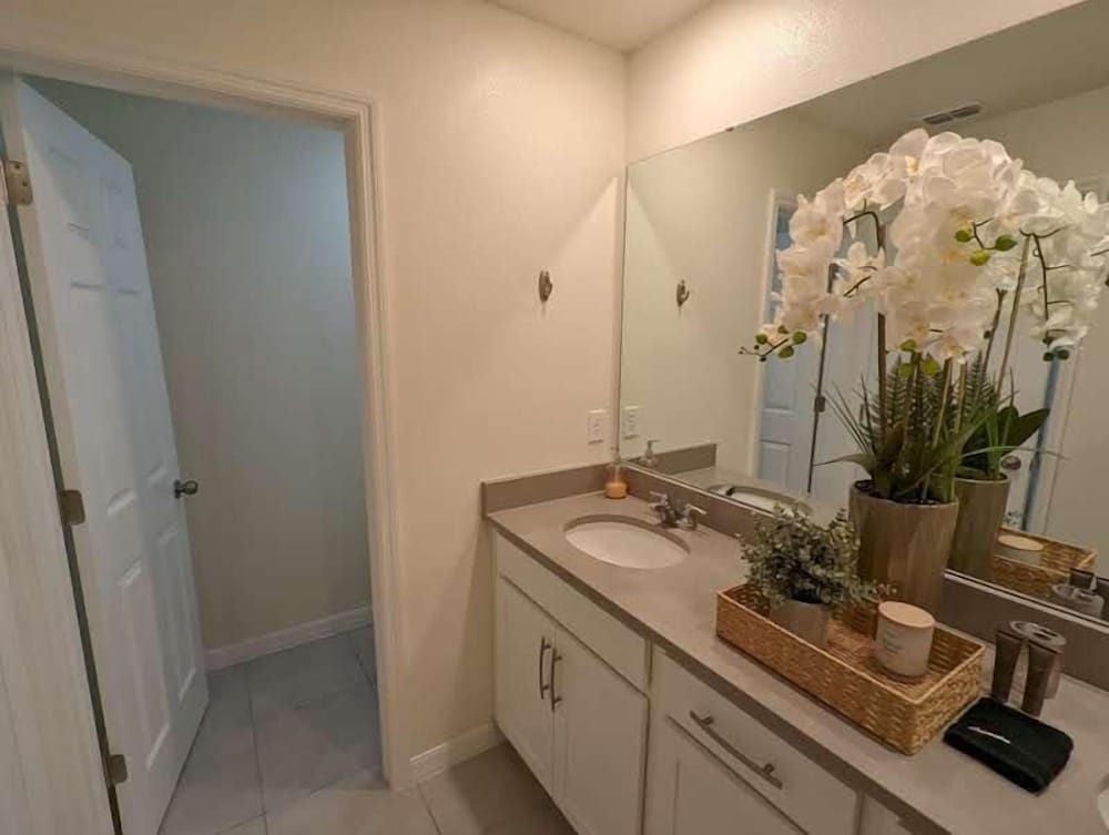 2194 FMP - Solara - Luxury 4 Bed Private Pool