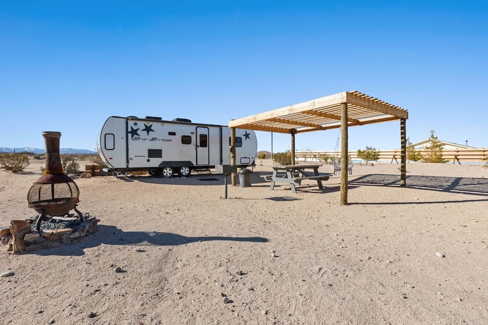 Joshua Tree Village Campground - Glamping Retreat view 5