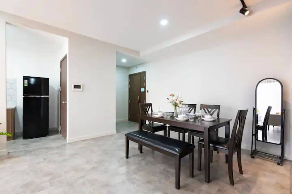 Prestige Saigon Royal - Modern Apartment