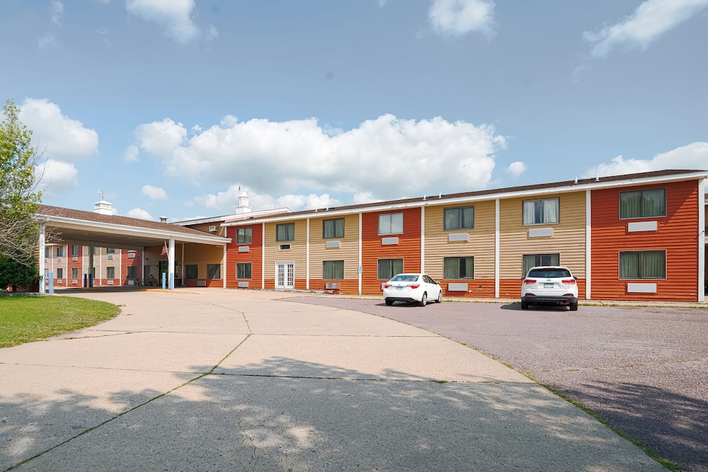 OYO Hotel Redwood Falls near Jackpot Casino