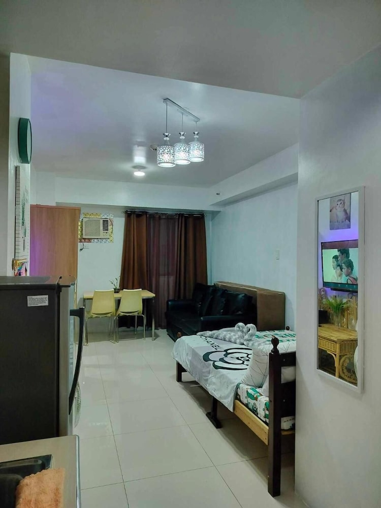 Luxurious Condo in Quezon City With Private Pool and City Views