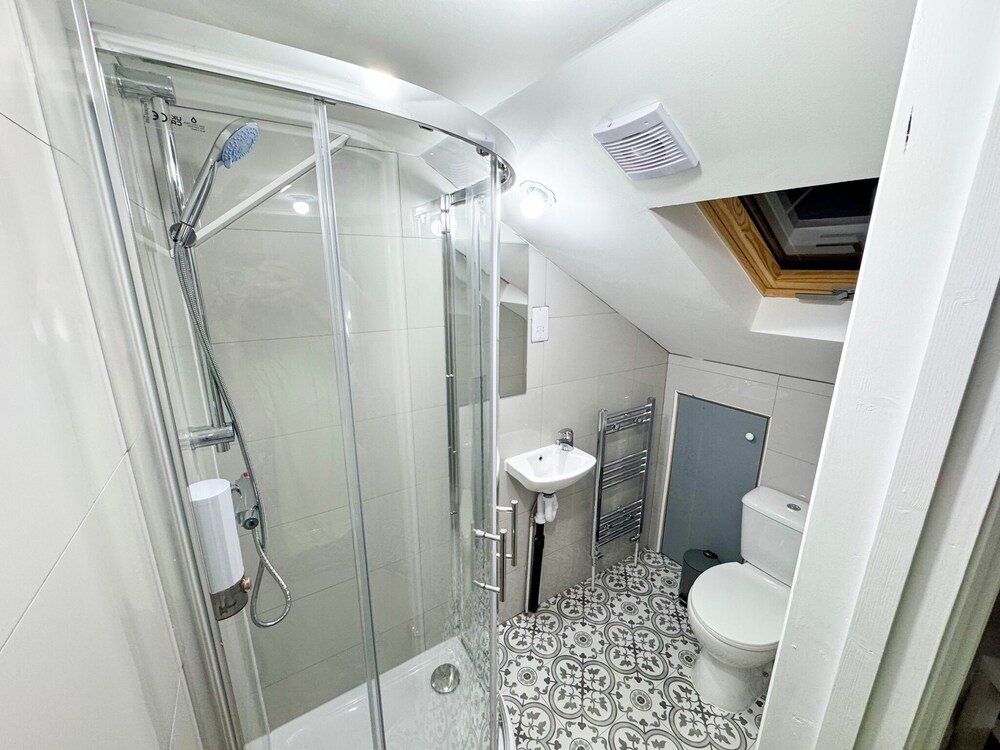 Modern North London Retreat - 7 Bedrooms