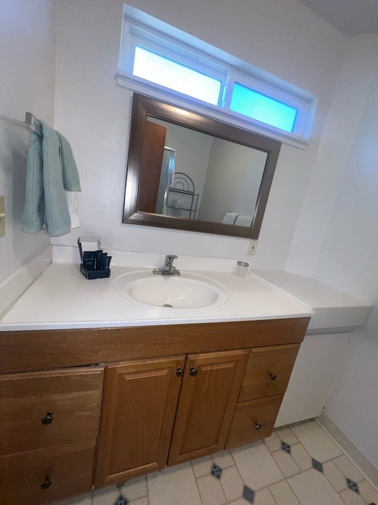 Hch1475 - Heavenly Lake View Retreat 5 Bedroom Home