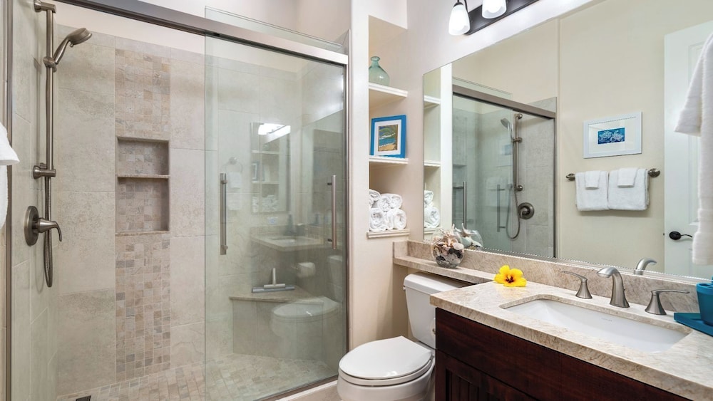 Top-floor Condo w/ Golf and Mountain Views - Pool, Gym, Wifi - Vrkcv