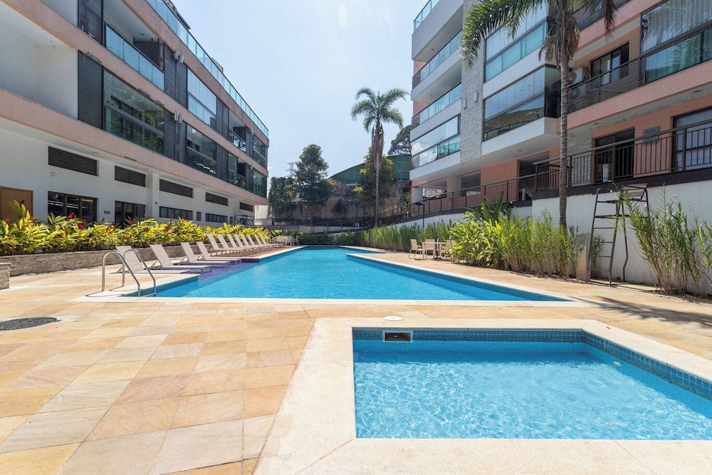 Apartamento em Itaipava com Piscina e Academia