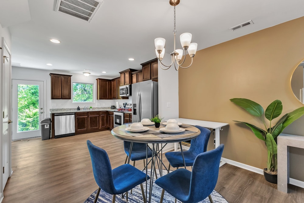 King 3BR Townhouse Mins to Cary NC State