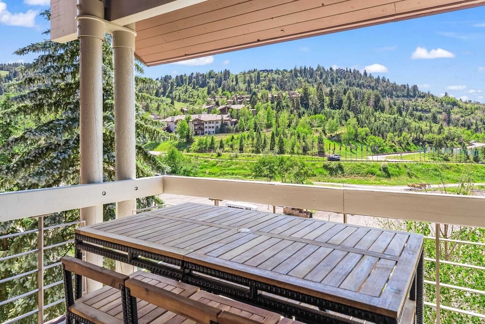 Walk to Slopes Hot Tub + Balcony + Views Mins to Main Street Deer Valley Haven by Avantstay