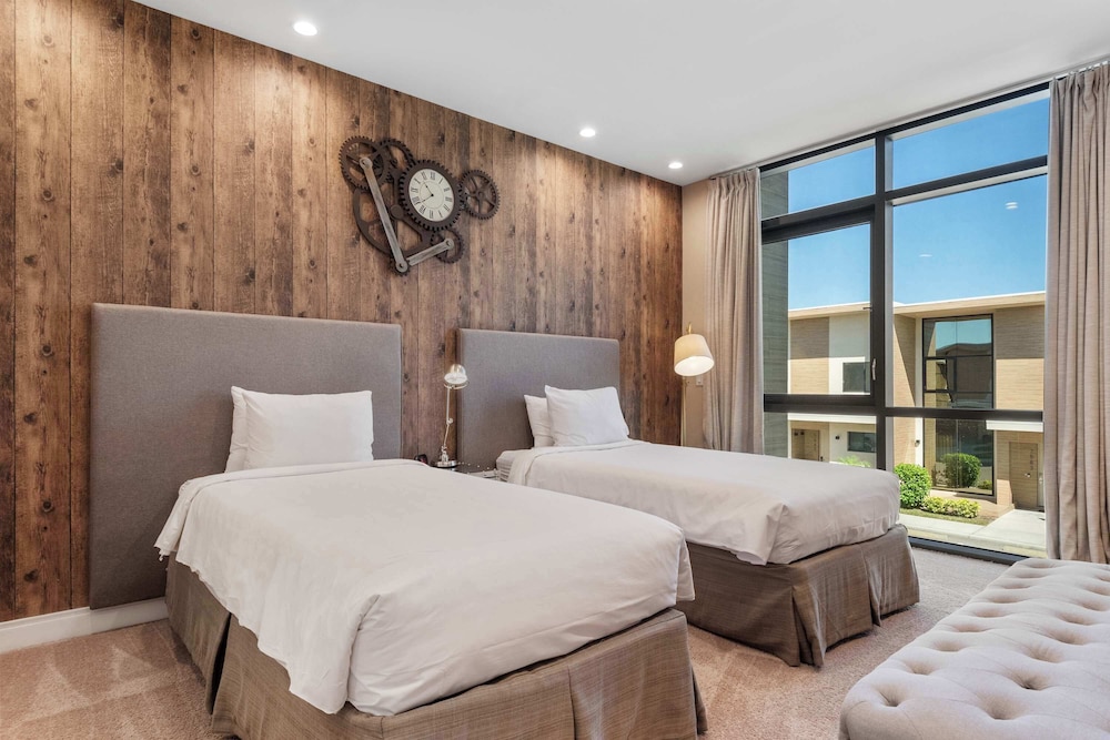 Chic Disney Villa Stunning Patio, Resort Amenities & Minutes From Parks