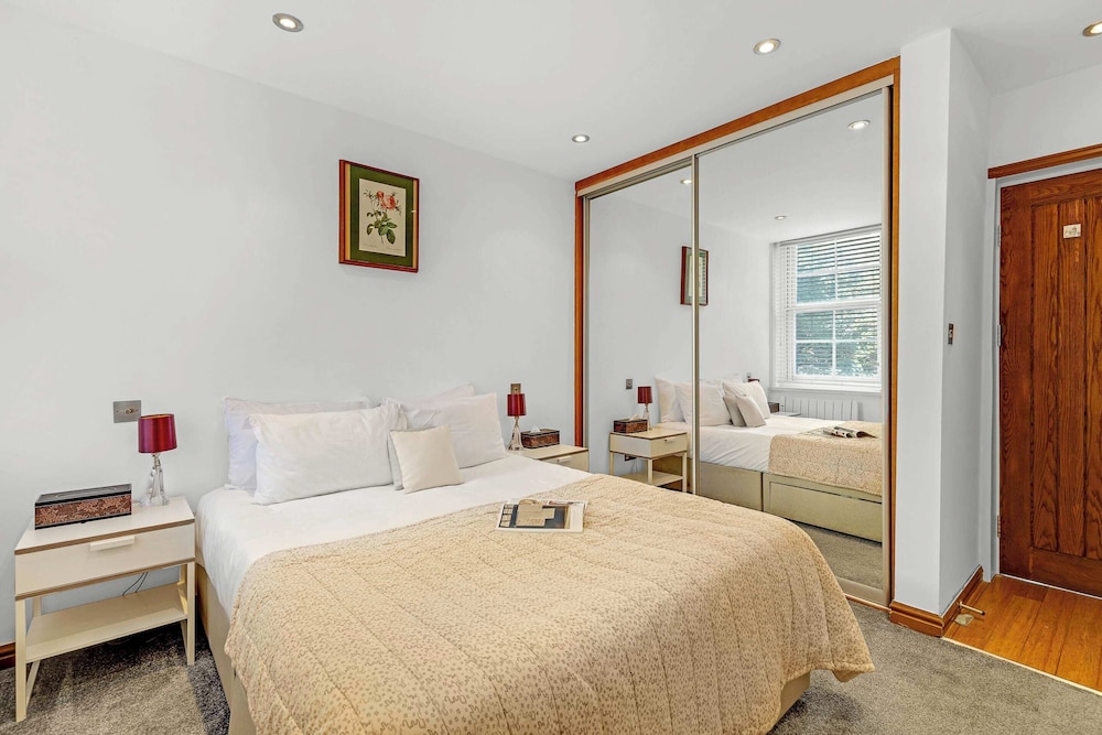 Lovely 1 Bed Home With Garden