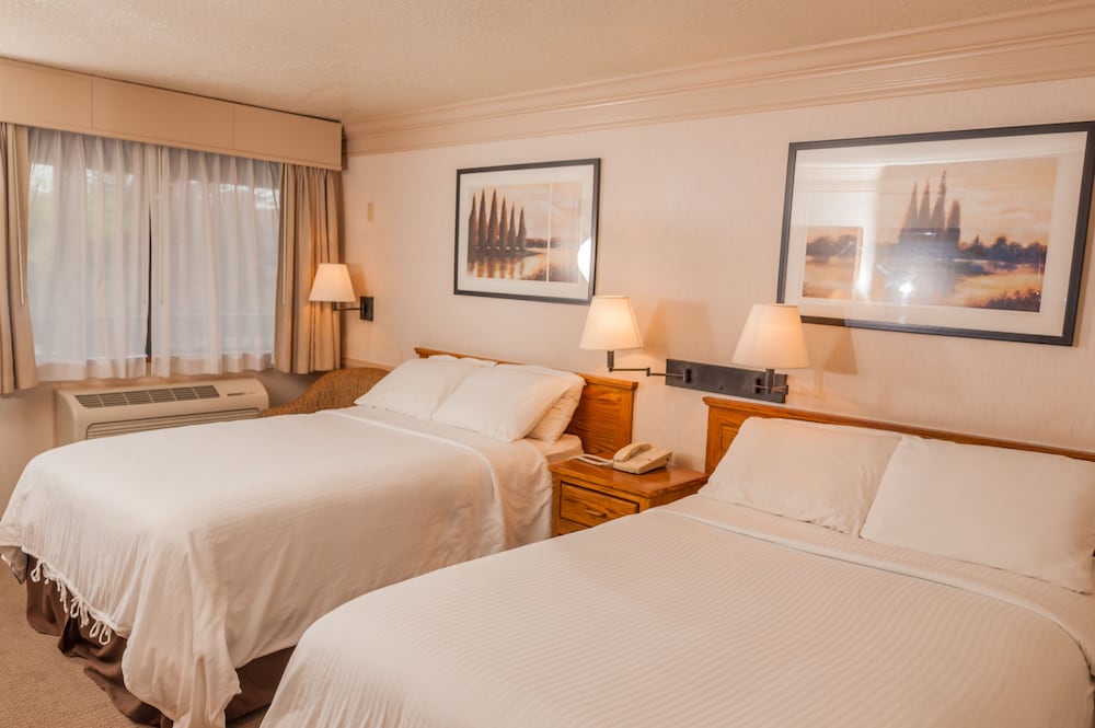 Coachman Inn & Suites