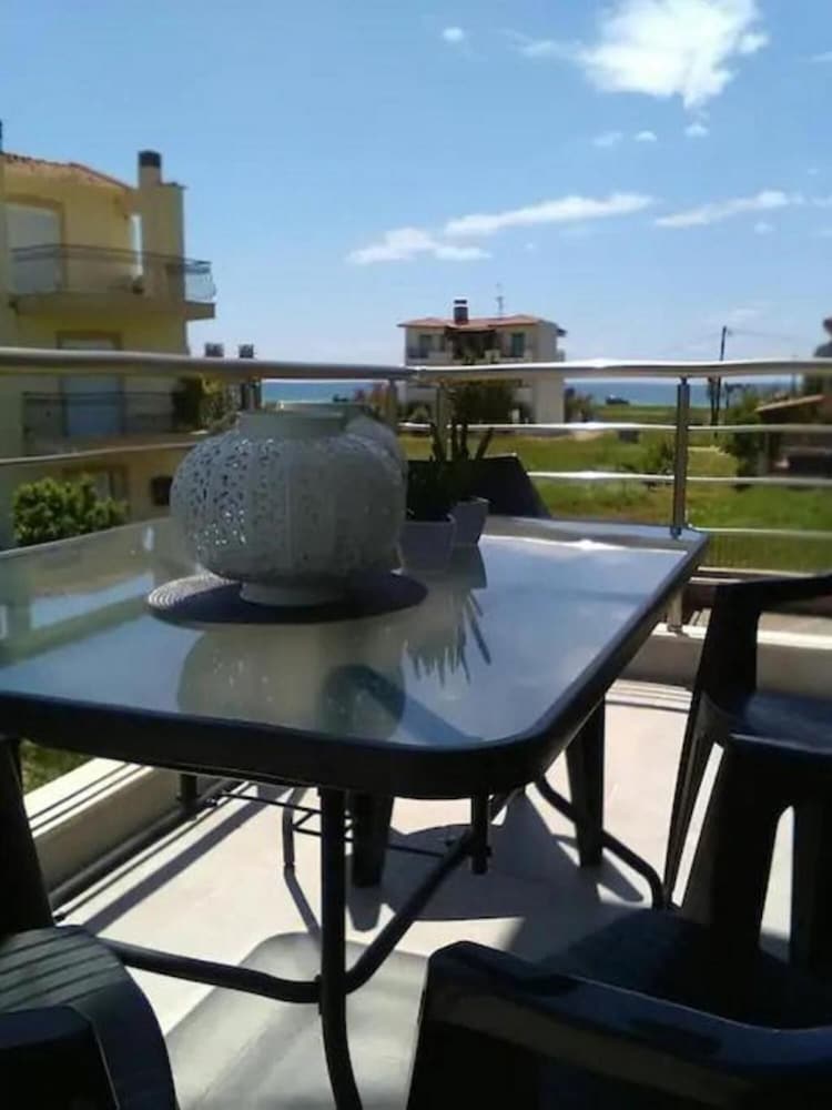 Crystallia Seaside Maisonette by Travelpro Se photo 4