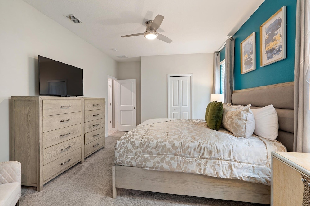 1194 Drop Lane