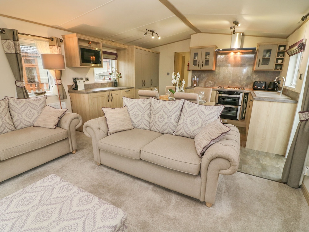 Lancaster Lodge