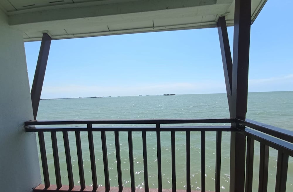 Alpine LXPD Full Seaview Water Chalet, photo 40