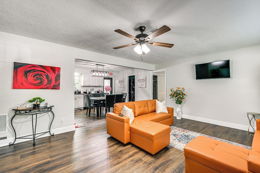7 Mi to Busch Gardens: Lutz Home w/ Patio!
