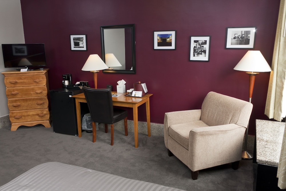 Brattleboro Vacations - Latchis Hotel - Property Image 14