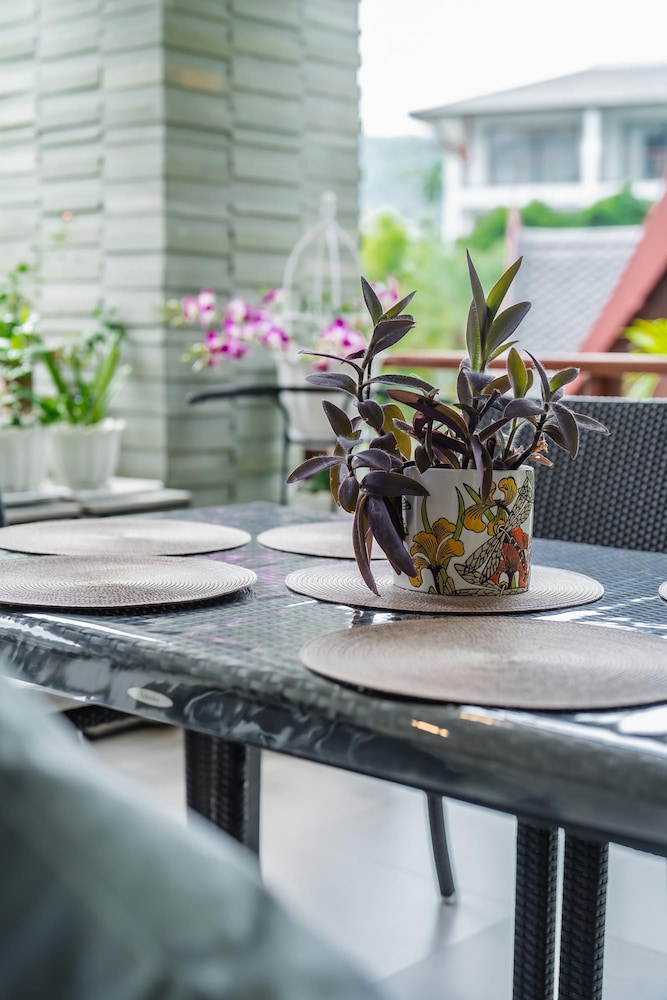 Pearl Of Naithon 3 Bedroom Beachfront Condo