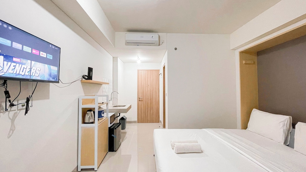 Simple Look Studio (No Kitchen) Near Unhas Bandaraya - Tallasa City Makassar Apartment