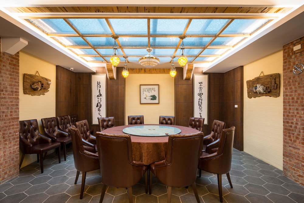 meeting & event spaces