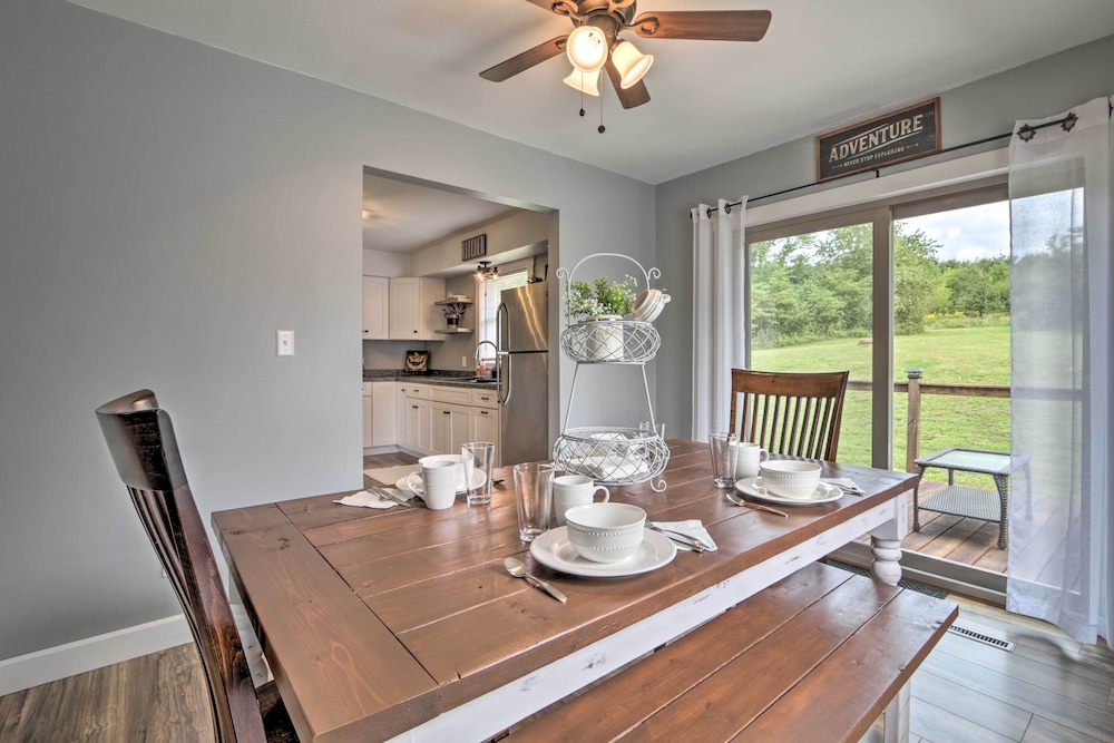 Modern Zanesville Escape w/ Deck & Spacious Yard view 5