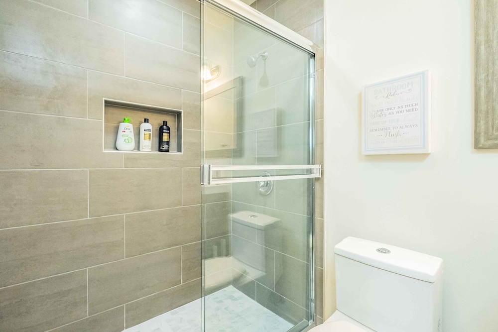 Newly Remodeled 2b2b APT Near Pasadena Old Town