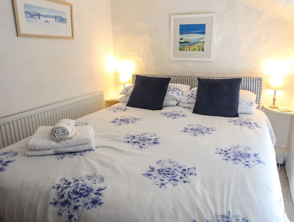 Blue Cottage view 5