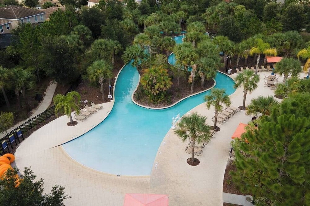 Fabulous 5 BR With Pool Solterra Resort