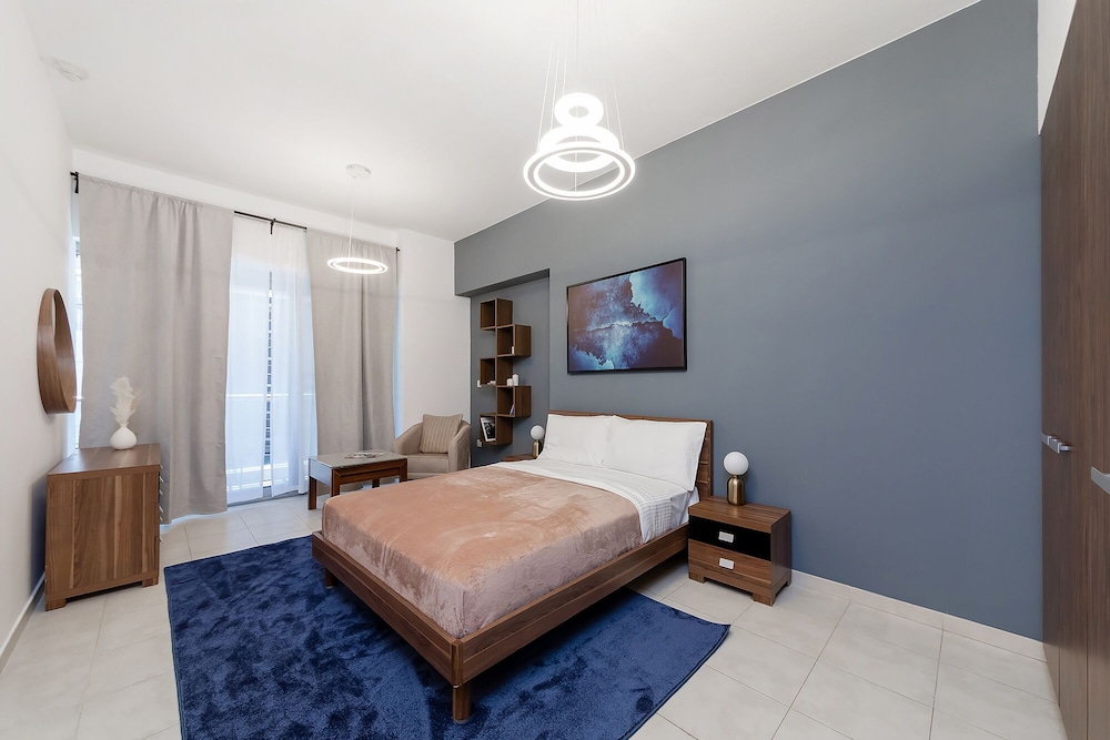 apartment executive tower