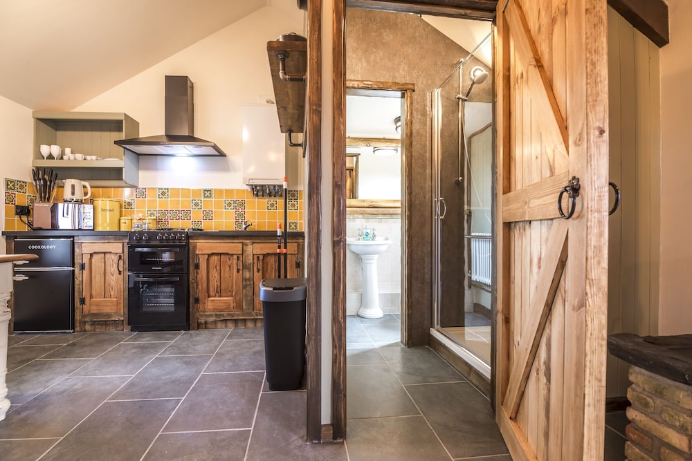 Fern Cottage - 1 Bedroom - Tiers Cross view 3