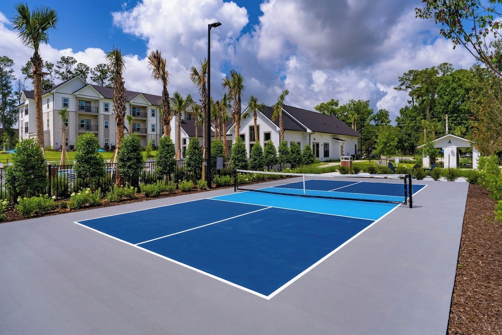 Landing Apartments Rolling Hills