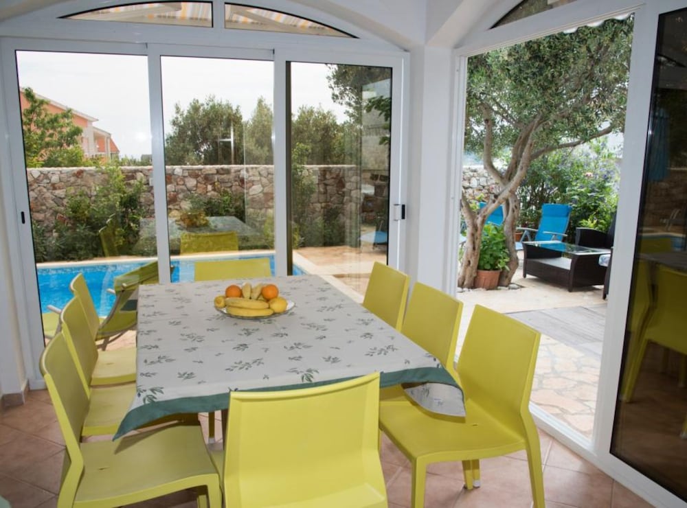 Serene Retreat Hvar Villa With Pool and Hot Tub