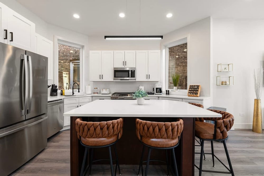 Luxury 2BR Condo in Wicker Park
