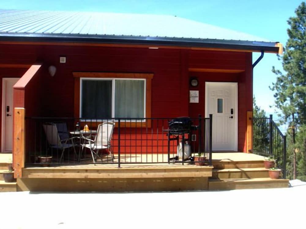 Crooked Tree Guest Suites