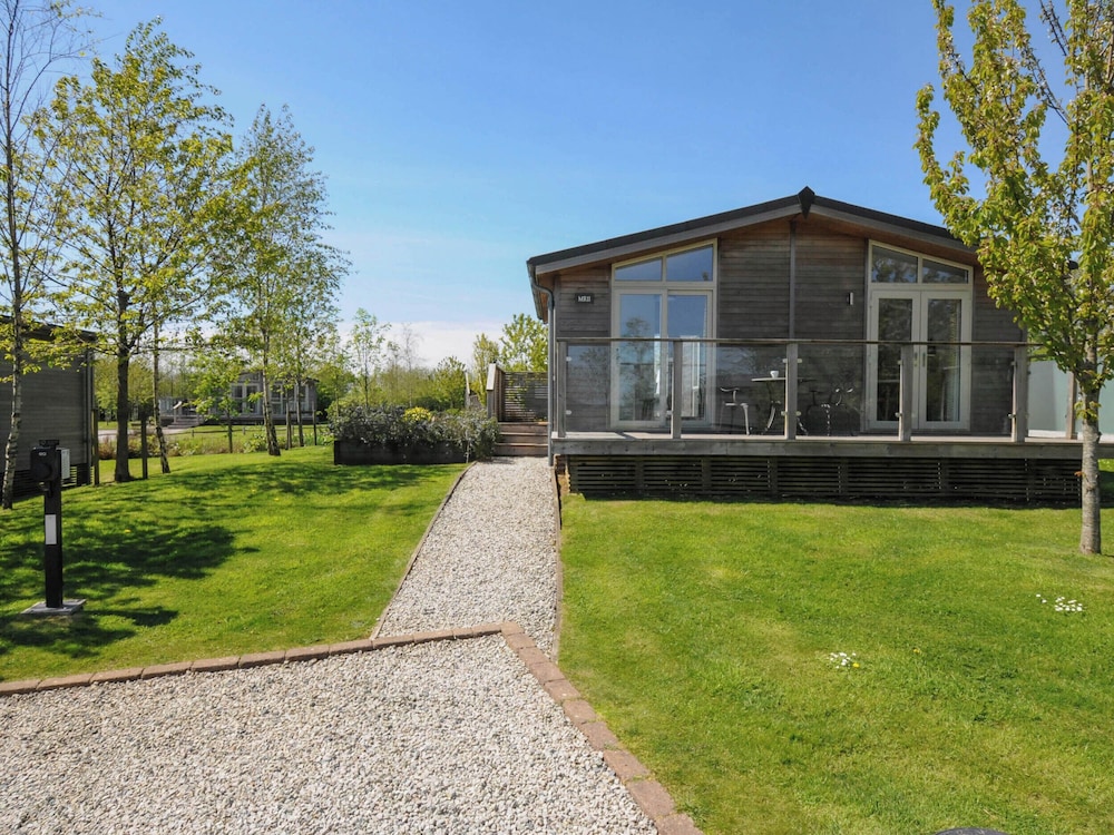 11 Meadow Retreat