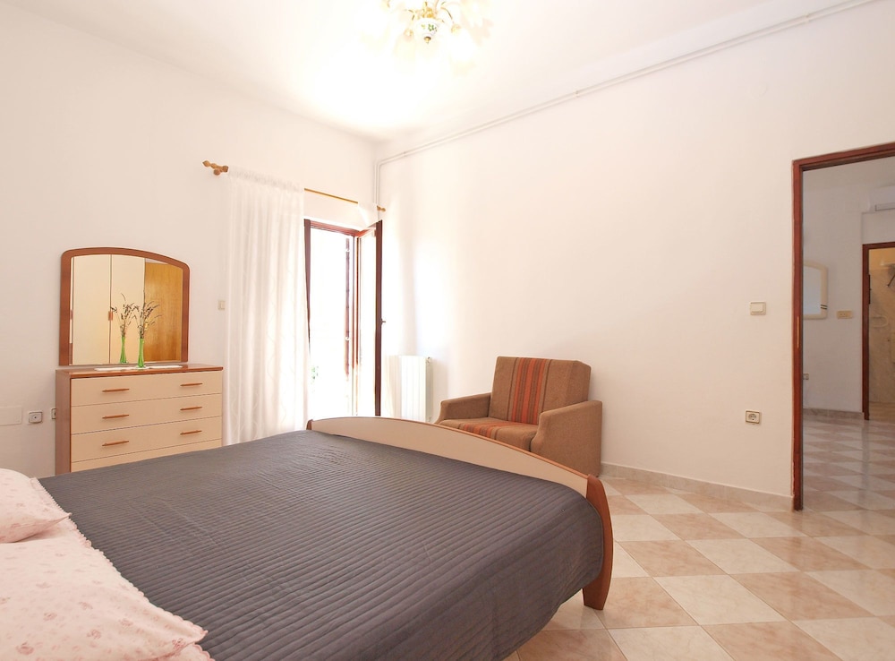 Apartment 539 view 2