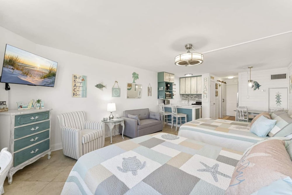 Beach Front Ocean View Condo - Top of the Gulf 804
