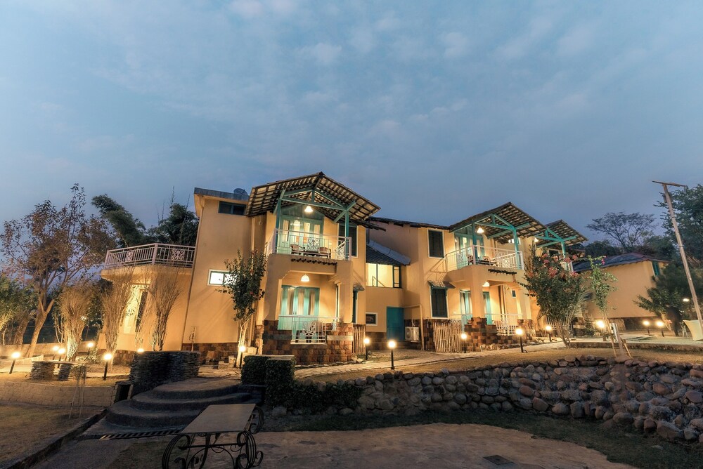 Tree of Life Birdsong Chalets