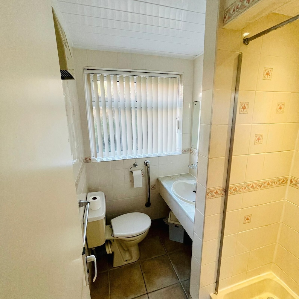 Lyndene Holiday Apartments
