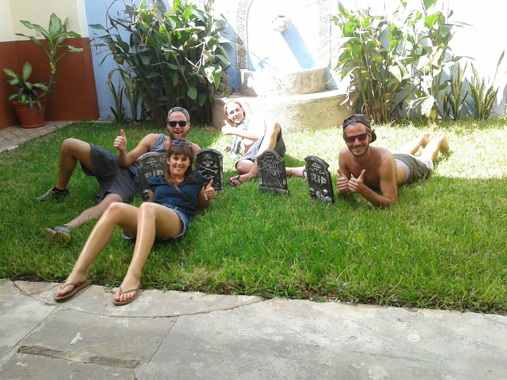 Hostal La Ermita - Hostel