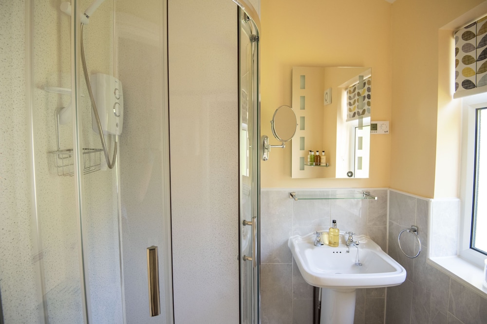 Bridleways Guest House & Holiday Homes