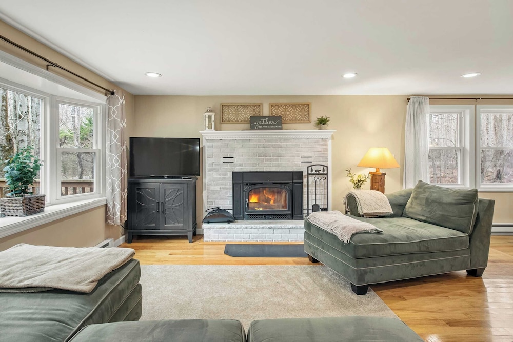 Arrowhead Lake Access, Pool, Fire Pit Near Ski Resorts Oswayo by Avantstay