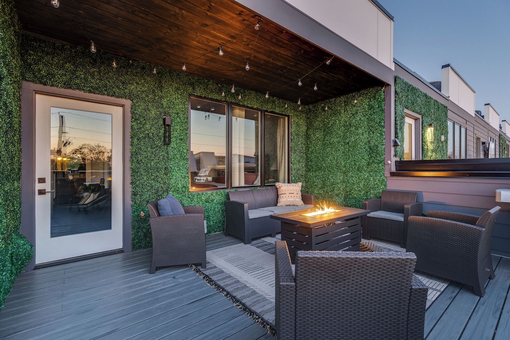 Downtown Dolly - Heart of Gulch - Rooftop Hot Tub
