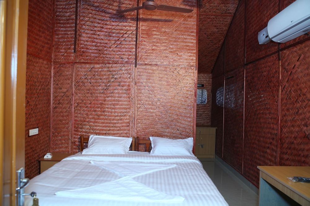 Savithri Inn