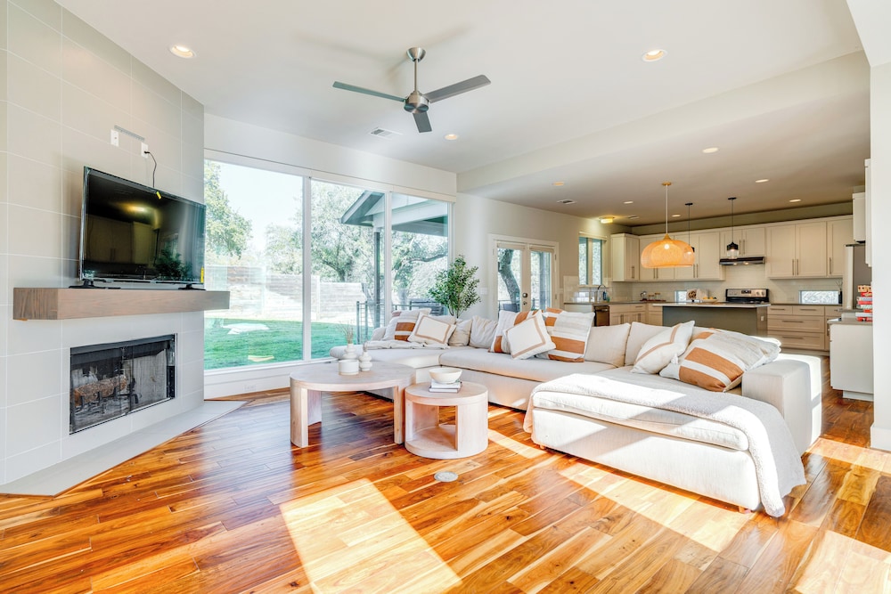21 Mi to Dtwn: Spacious Home in Austin Suburbs!