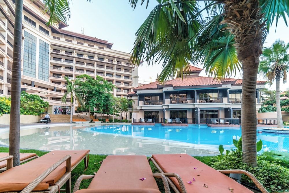 Lux BnB I Palm Jumeirah Resort I Palm Views