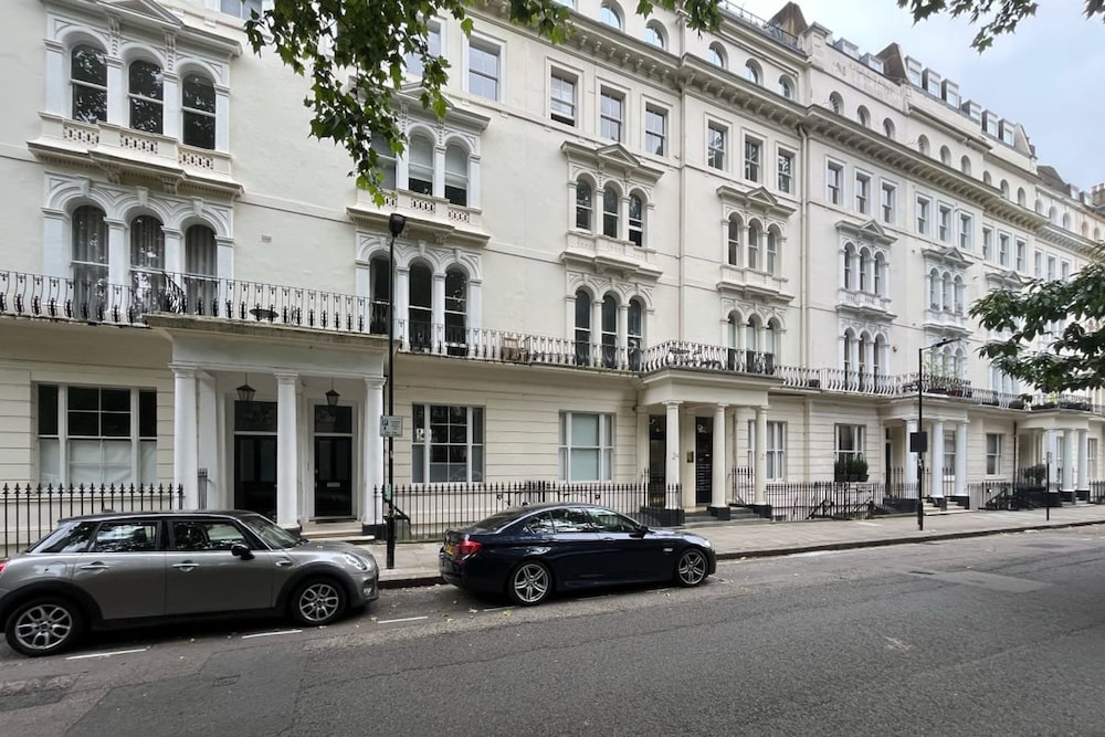 The Bayswater Retreat - Adorable 3bdr Flat With Balcony