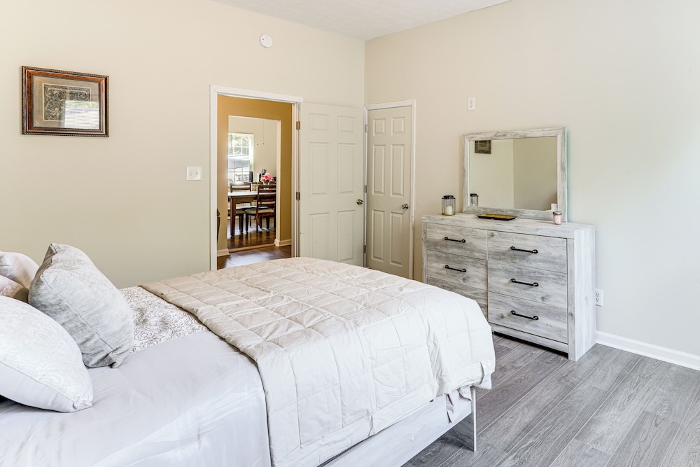 'doris & Susan's Place' - Historic Tuskegee Home