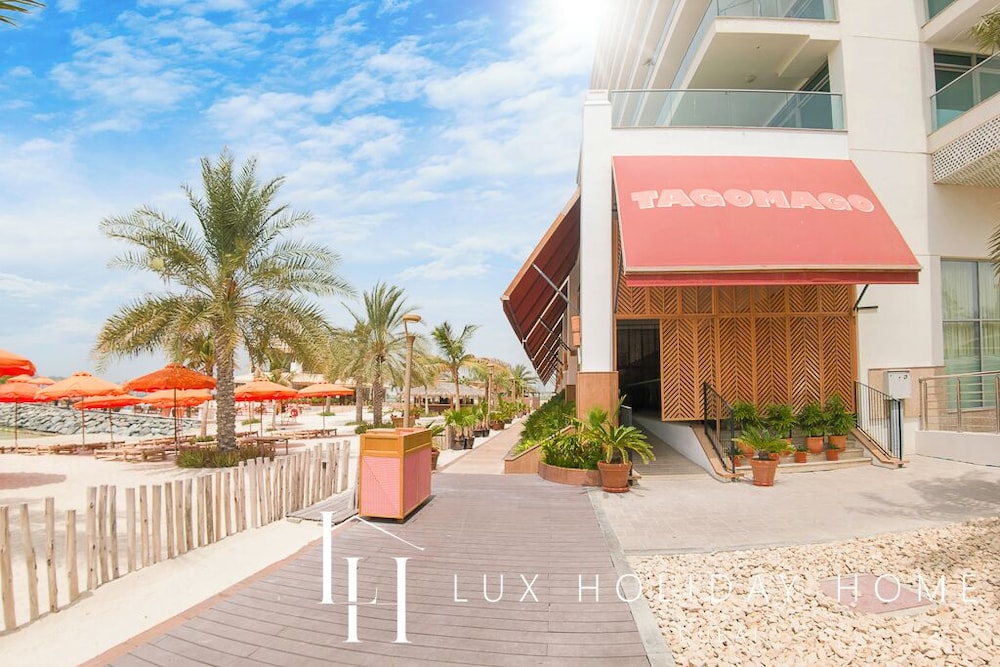 LUX Holiday Home - Azure Residence 1